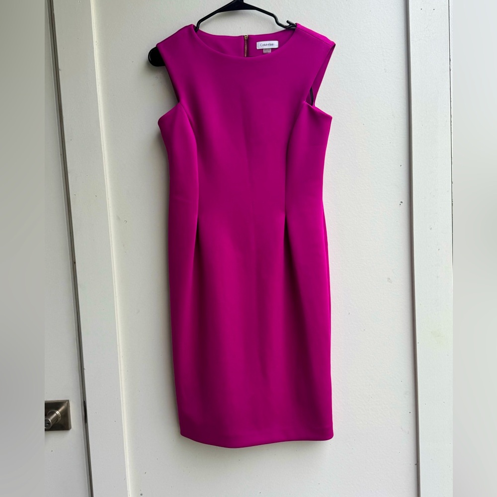Size 4,Calvin Klein Brand.